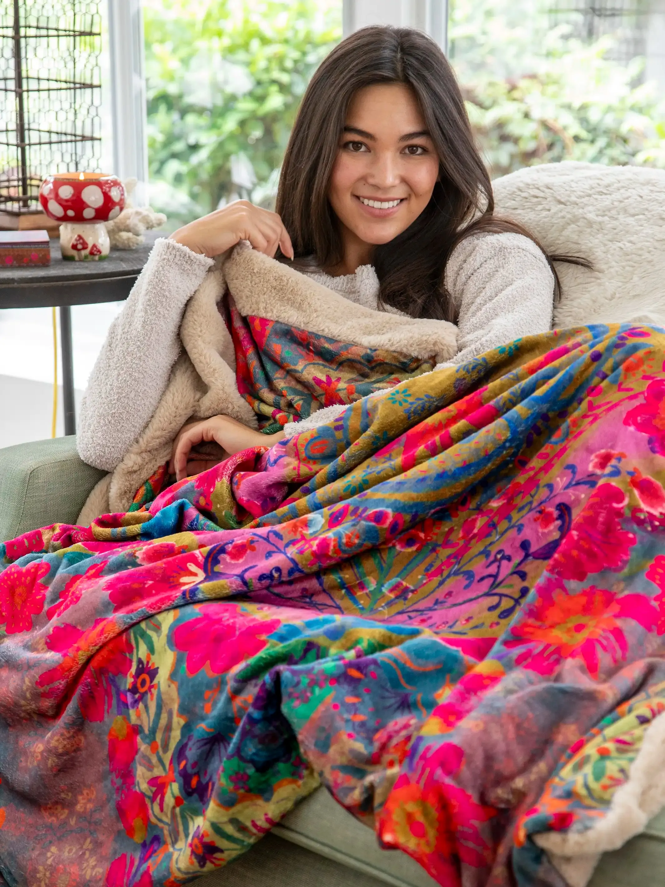 Faux Fur Throw Blanket - Fuchsia Mandala