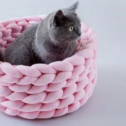 PAWS ASIA Suppliers Round Hand Woven Cotton Tube Washable Comfy Soft Foldable Dog Beds Cat