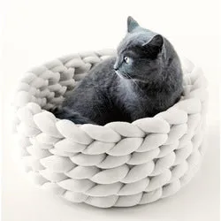 PAWS ASIA Suppliers Round Hand Woven Cotton Tube Washable Comfy Soft Foldable Dog Beds Cat